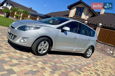 Минивэн Renault Grand Scenic 2011 в 
