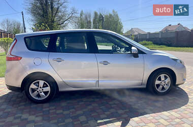 Минивэн Renault Grand Scenic 2011 в 