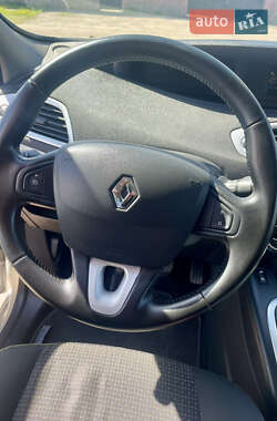 Минивэн Renault Grand Scenic 2011 в 