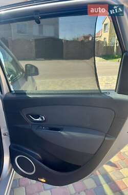 Минивэн Renault Grand Scenic 2011 в 