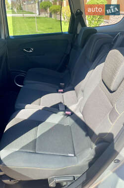 Минивэн Renault Grand Scenic 2011 в 
