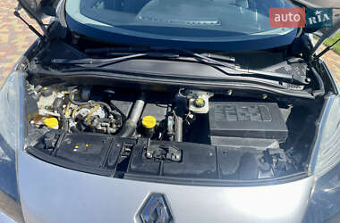 Минивэн Renault Grand Scenic 2011 в 