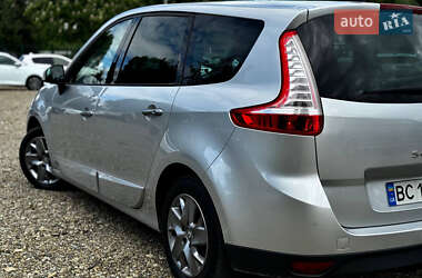 Минивэн Renault Grand Scenic 2011 в 