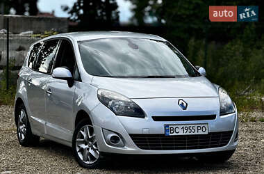 Минивэн Renault Grand Scenic 2011 в 