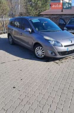 Минивэн Renault Grand Scenic 2011 в 