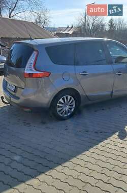 Минивэн Renault Grand Scenic 2011 в 