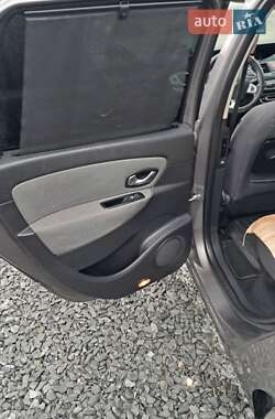 Минивэн Renault Grand Scenic 2011 в 