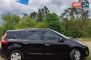 Минивэн Renault Grand Scenic 2011 в 