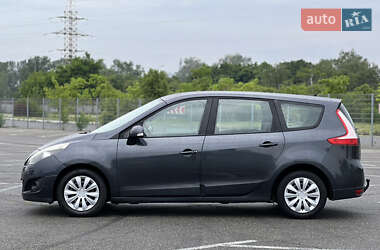 Минивэн Renault Grand Scenic 2010 в 