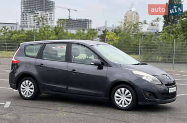 Минивэн Renault Grand Scenic 2010 в 