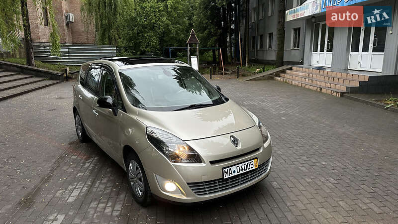 Мінівен Renault Grand Scenic 2011 в 
