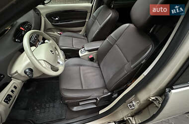 Мінівен Renault Grand Scenic 2011 в 