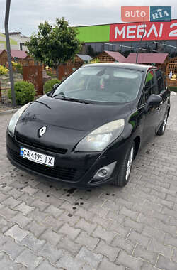 Минивэн Renault Grand Scenic 2011 в 