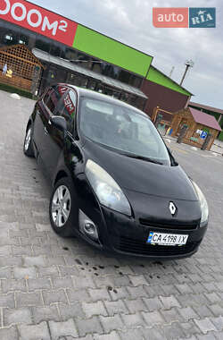 Минивэн Renault Grand Scenic 2011 в 