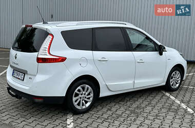 Минивэн Renault Grand Scenic 2015 в 