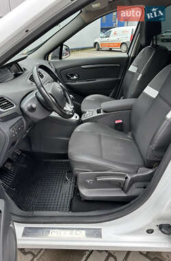 Минивэн Renault Grand Scenic 2015 в 