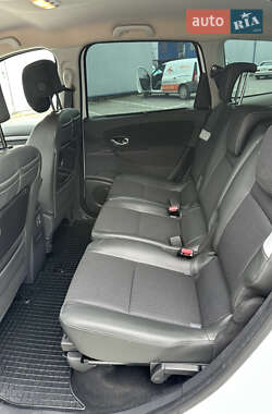 Минивэн Renault Grand Scenic 2015 в 