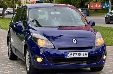 Минивэн Renault Grand Scenic 2010 в 
