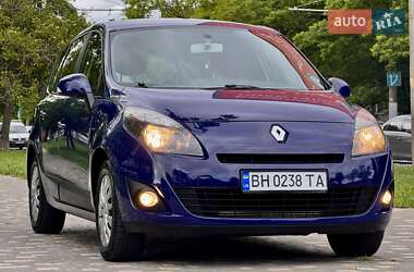 Минивэн Renault Grand Scenic 2010 в 