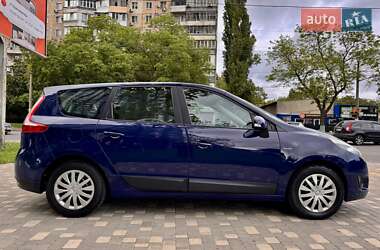 Минивэн Renault Grand Scenic 2010 в 