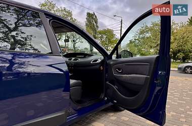 Минивэн Renault Grand Scenic 2010 в 