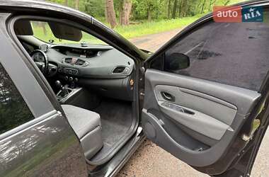 Минивэн Renault Grand Scenic 2009 в 