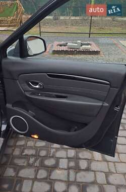 Минивэн Renault Grand Scenic 2011 в 