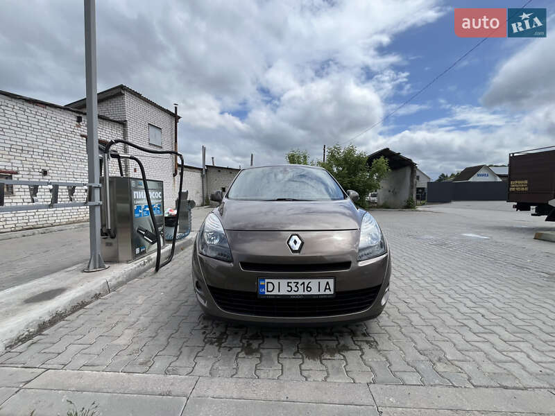 Мінівен Renault Grand Scenic 2011 в 