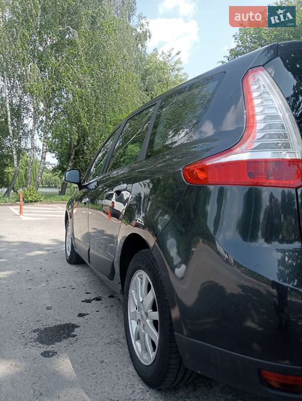 Мінівен Renault Grand Scenic 2009 в Рівному фото 3 Мінівен Renault Grand Scenic 2009 в Рівному
