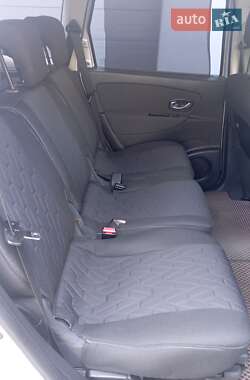 Минивэн Renault Grand Scenic 2010 в 