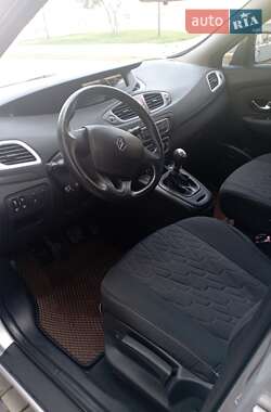 Минивэн Renault Grand Scenic 2010 в 