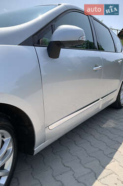 Мінівен Renault Grand Scenic 2012 в 