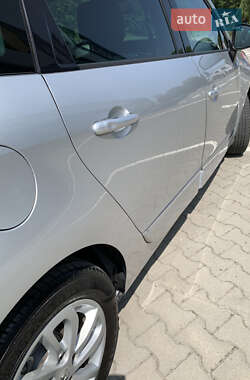Мінівен Renault Grand Scenic 2012 в 