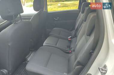 Минивэн Renault Grand Scenic 2012 в 