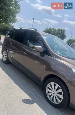 Минивэн Renault Grand Scenic 2010 в 