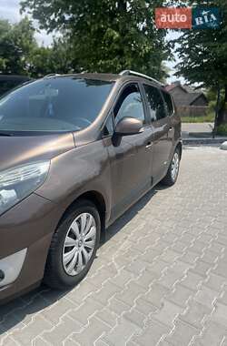 Минивэн Renault Grand Scenic 2010 в 