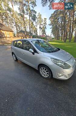Минивэн Renault Grand Scenic 2009 в 