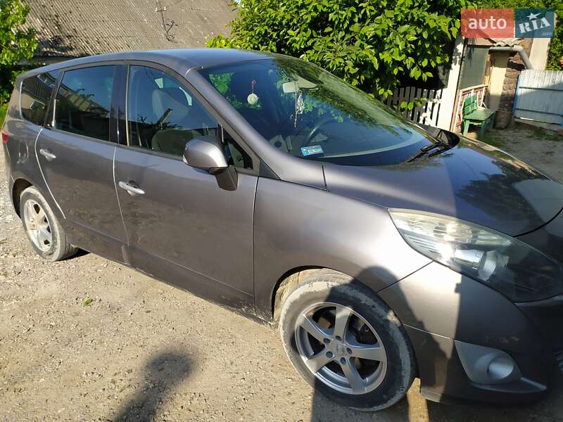 Минивэн Renault Grand Scenic 2009 в Дунаевцах