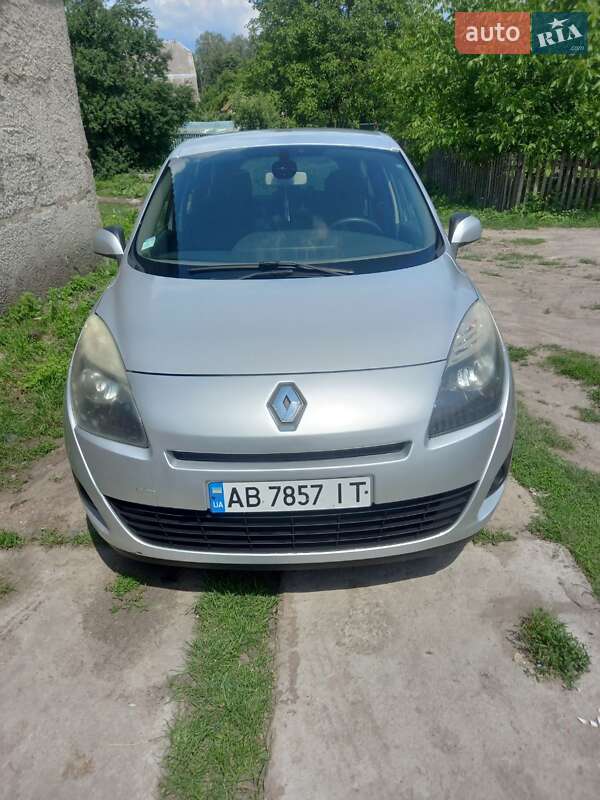 Renault Grand Scenic 2011