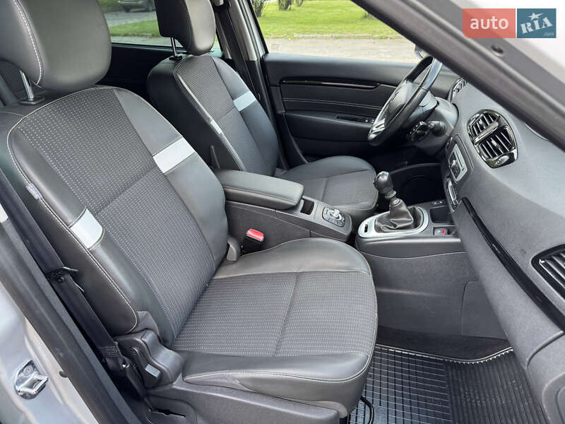 Минивэн Renault Grand Scenic 2015 в Ровно