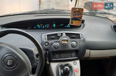 Минивэн Renault Grand Scenic 2004 в 