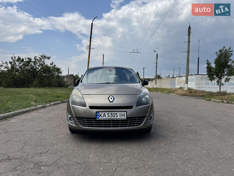 Renault Grand Scenic 2011