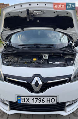 Минивэн Renault Grand Scenic 2015 в 