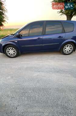 Минивэн Renault Grand Scenic 2004 в 