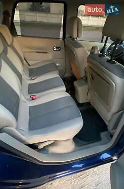 Минивэн Renault Grand Scenic 2004 в 