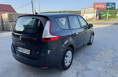 Минивэн Renault Grand Scenic 2010 в 