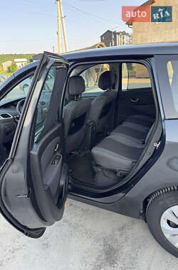Минивэн Renault Grand Scenic 2010 в 