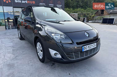 Минивэн Renault Grand Scenic 2010 в 