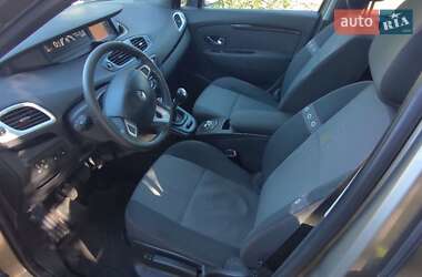 Минивэн Renault Grand Scenic 2012 в 
