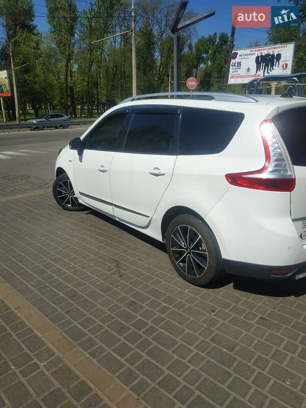 Renault Grand Scenic 2013